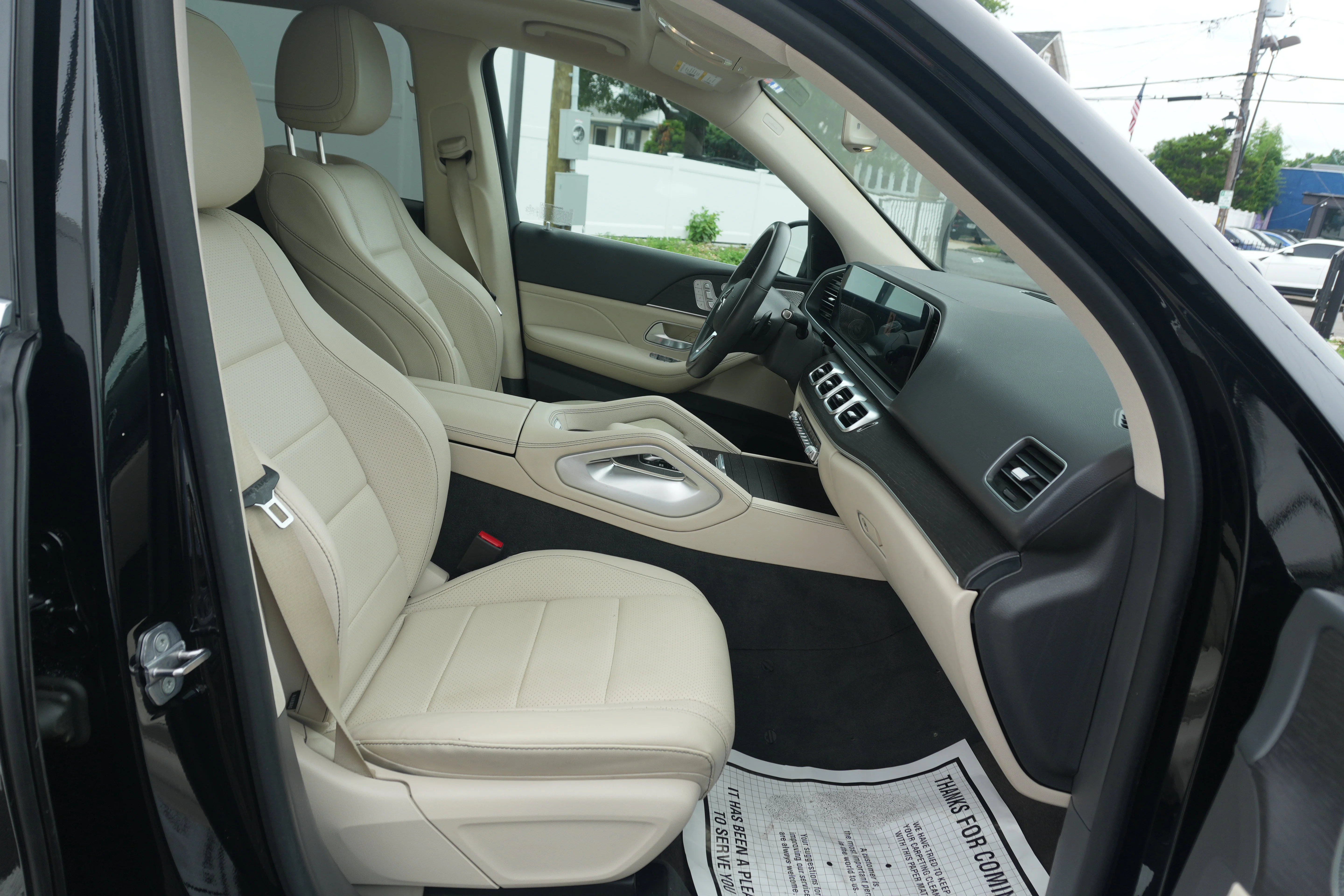 Used 2020 Black Mercedes-Benz GLE 350 image 27