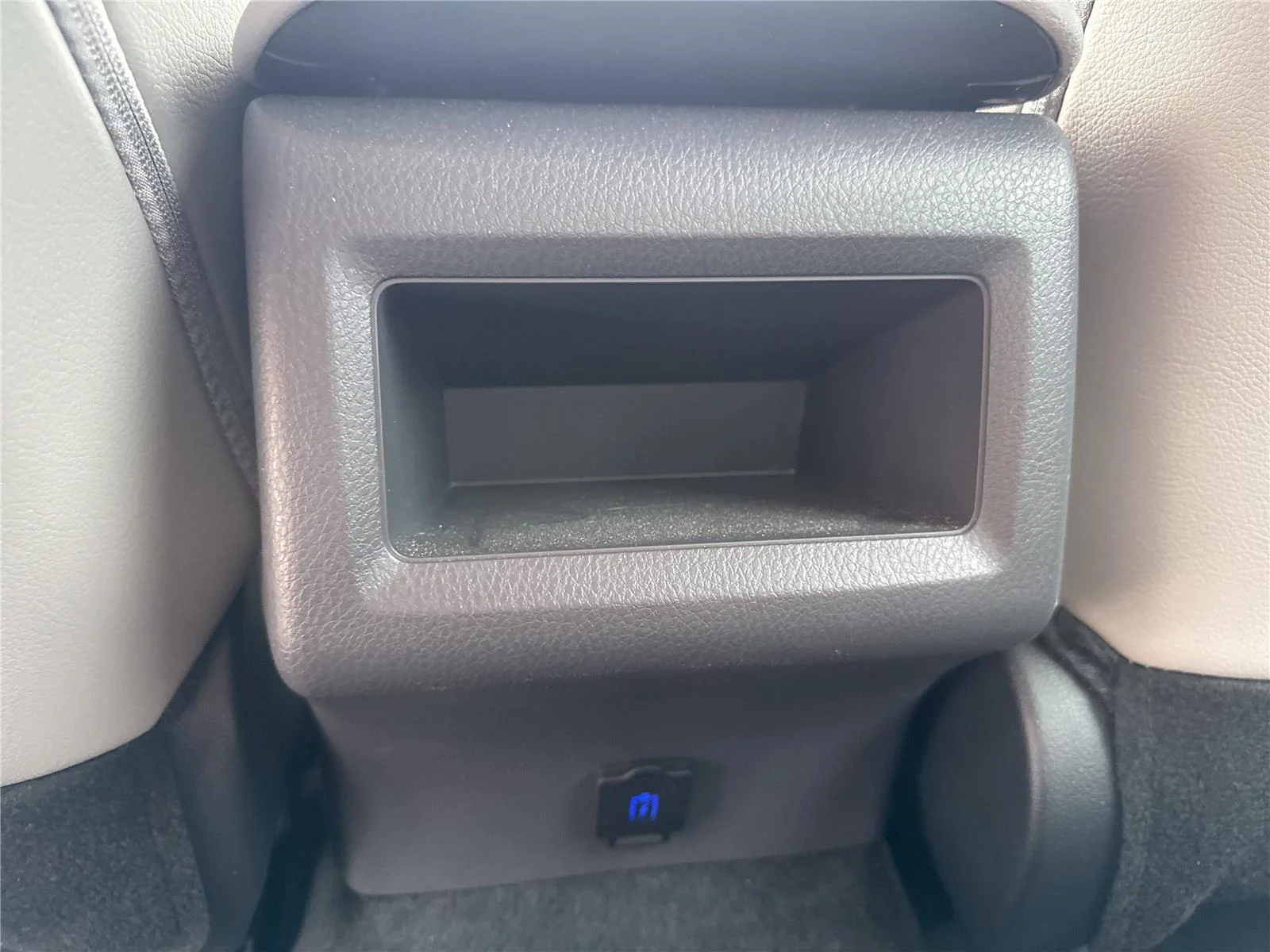Used 2024 Ice Cap Toyota SE image 31