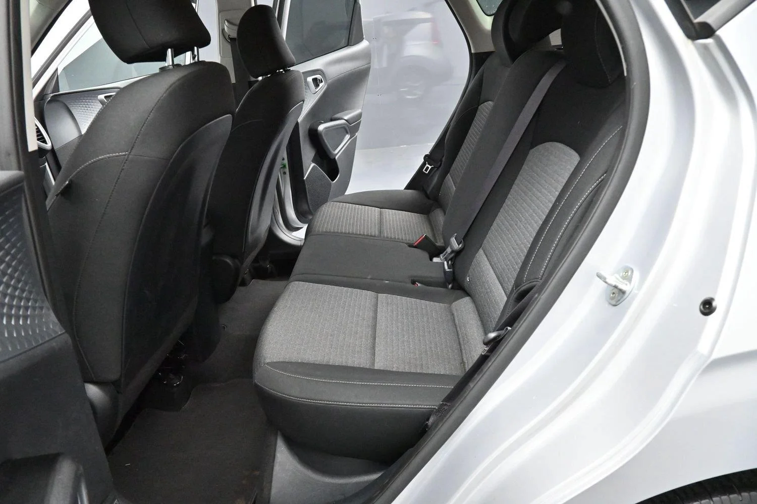 Used 2020 Sparkling Silver Kia S image 24