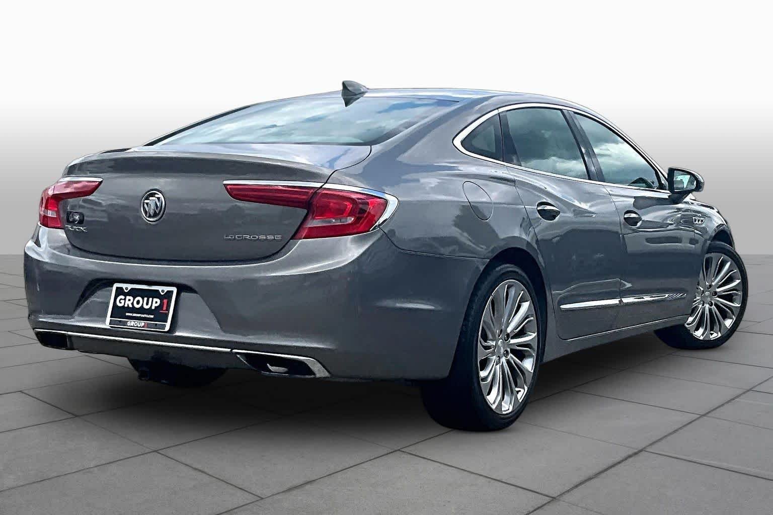 Used 2017  Buick  image 11