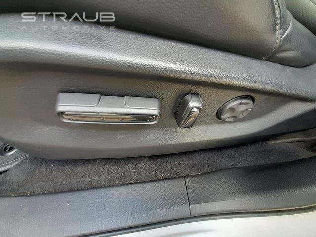 Used 2020 Lunar Silver Metallic Honda Touring image 41