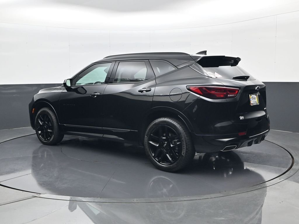 Used 2025 Black Chevrolet RS image 7