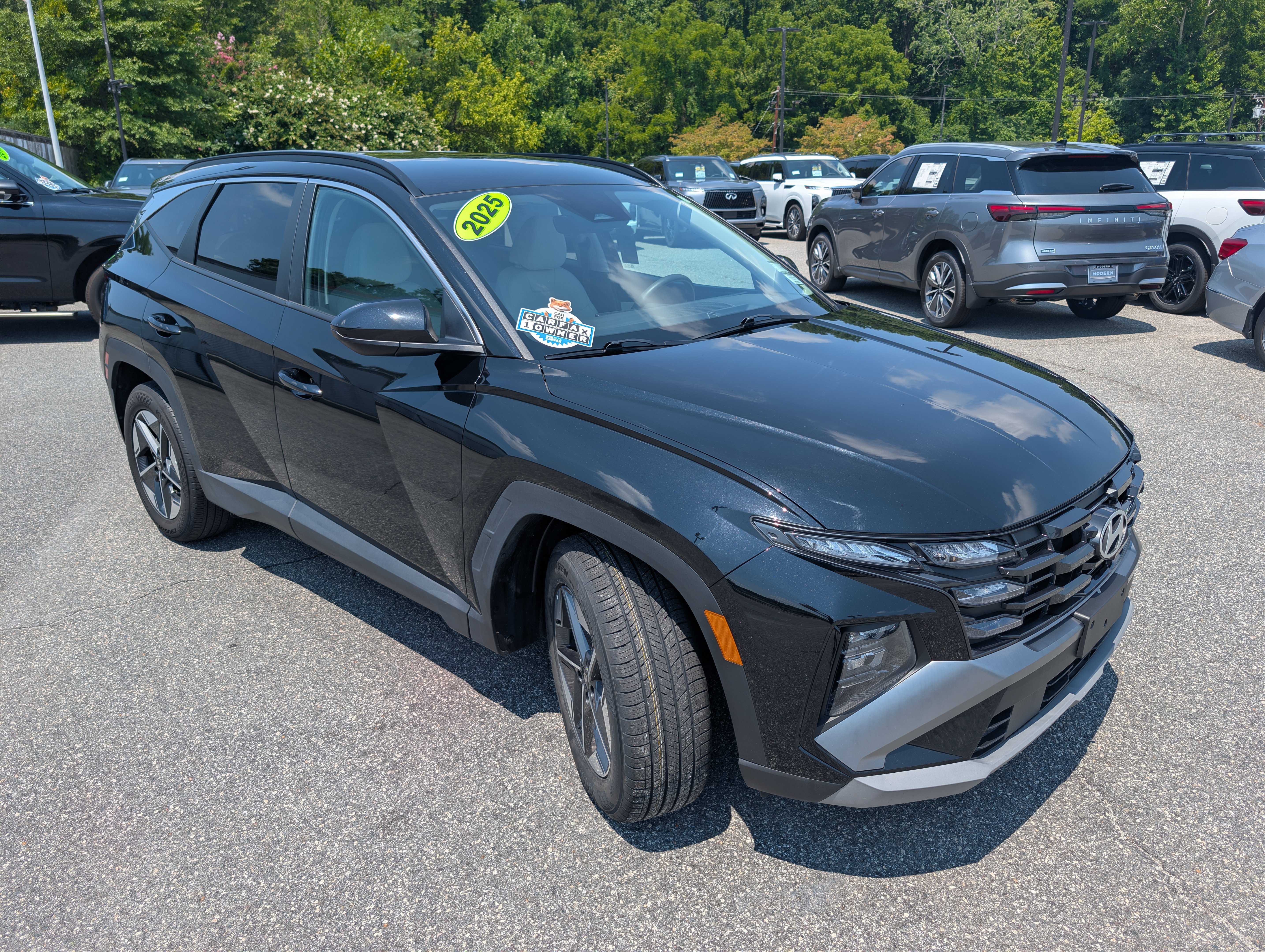 Used 2025 Phantom Black Hyundai SEL image 2