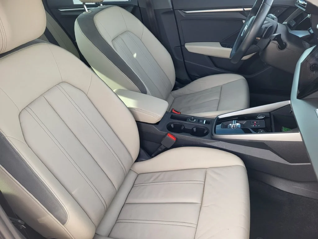 Used 2022 White Audi  image 26