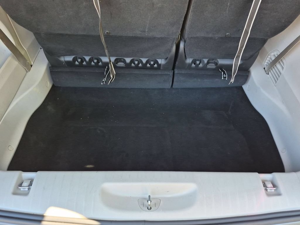 Used 2023 White Chrysler Touring L image 7