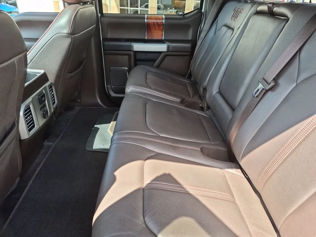 Used 2016  Ford King Ranch image 25