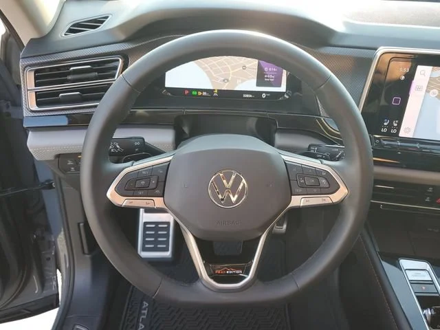 Used 2024 Grey Volkswagen 2.0T Peak Edition SEL image 16