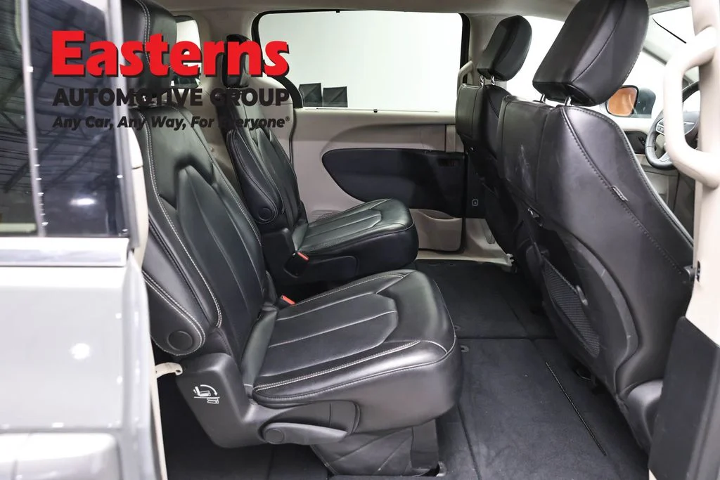 Used 2023 White Chrysler Touring L image 23