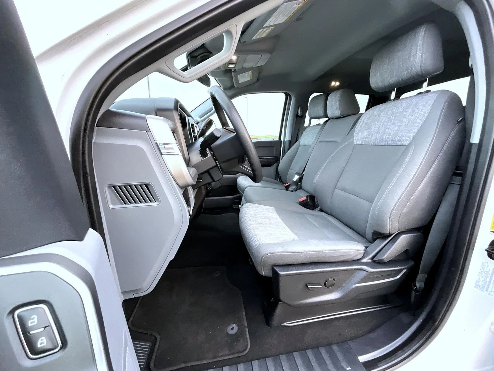 Used 2025 White Ford XLT image 10