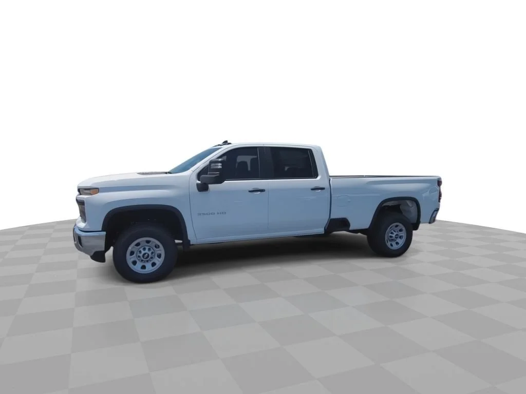New 2026 Summit White Chevrolet WT image 4
