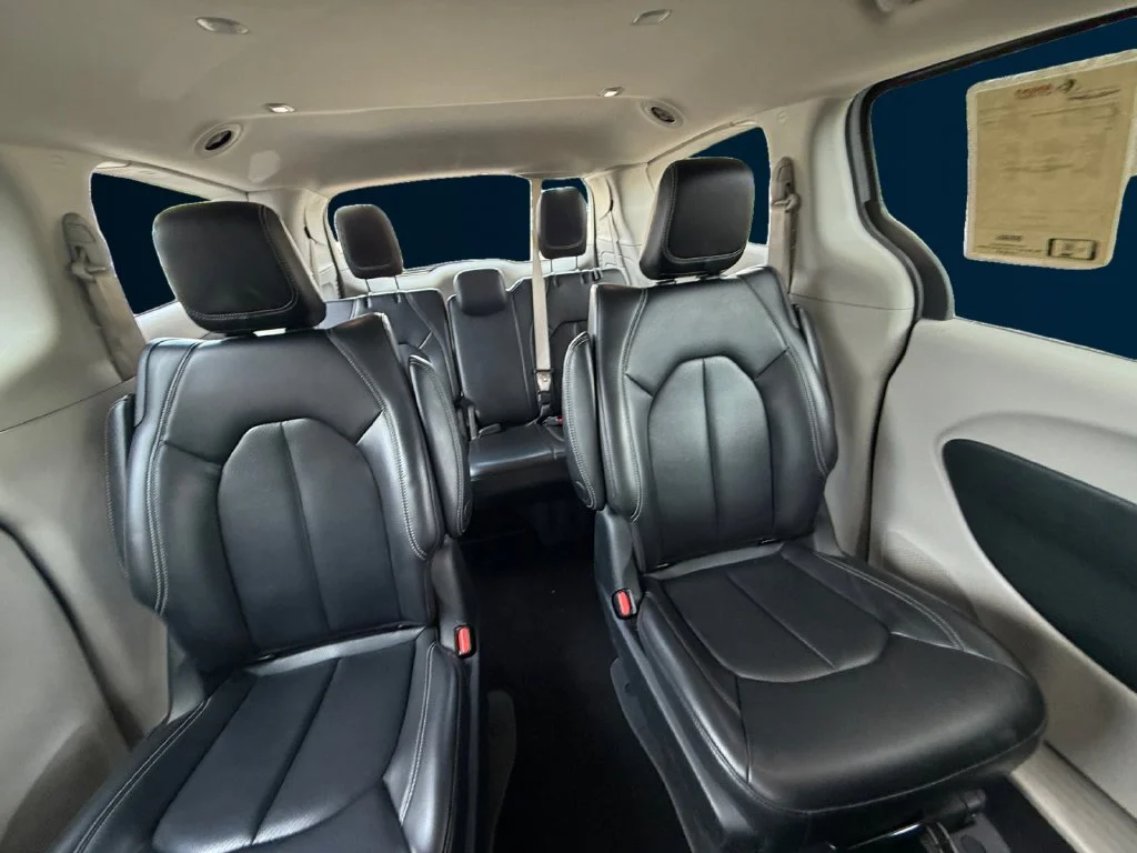 Used 2023 White Chrysler Touring L image 18