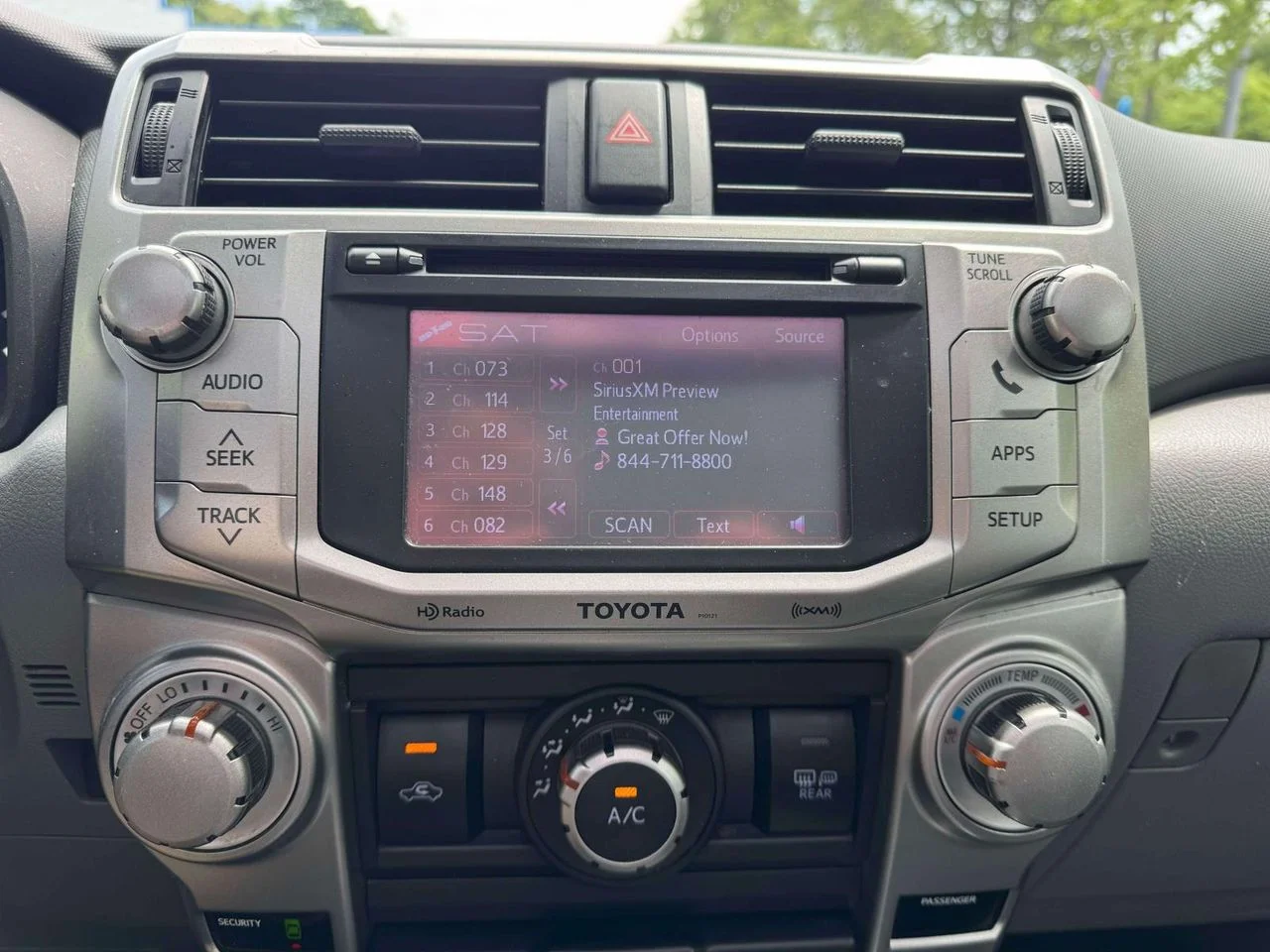 Used 2013 Blizzard Pearl Toyota SR5 image 32