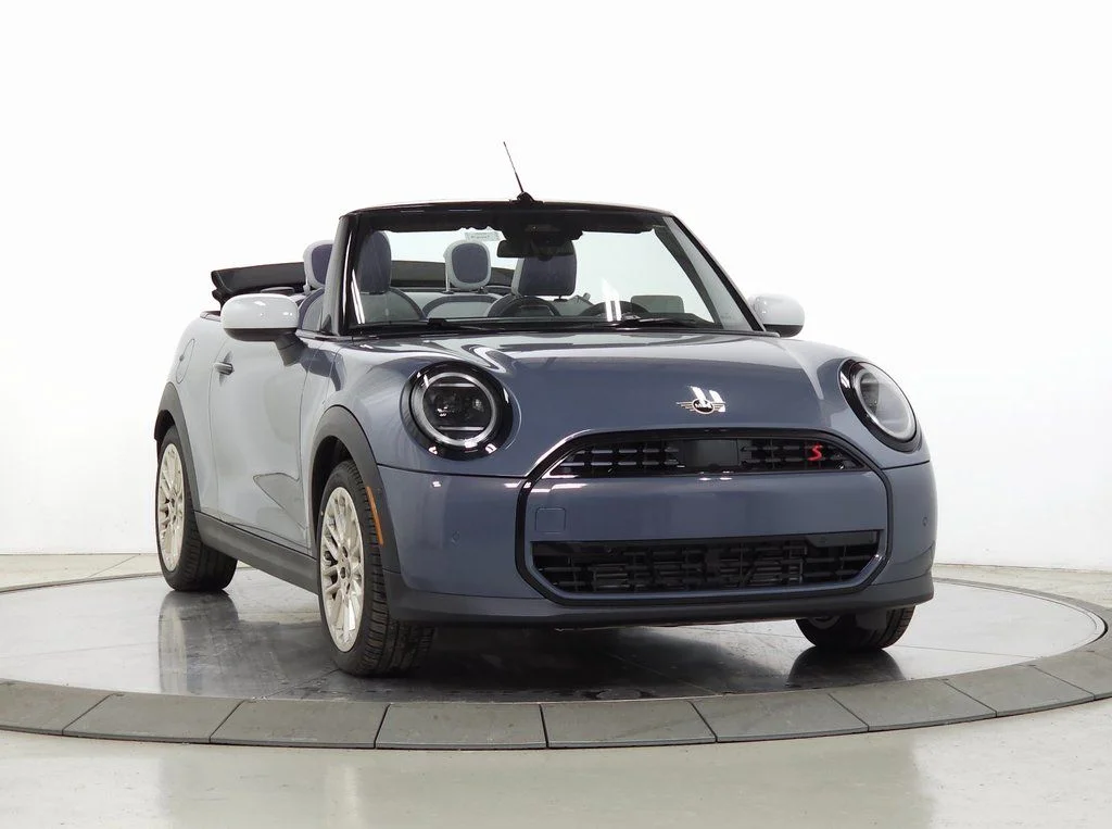 2026 MINI Convertible Cooper S Signature's photo