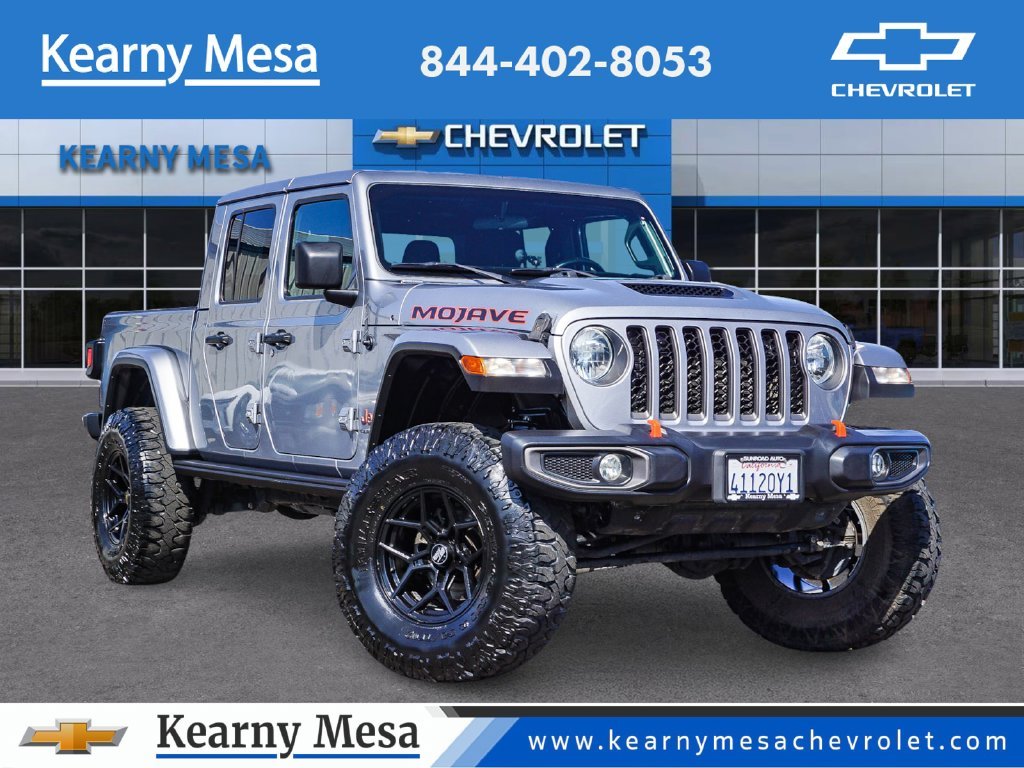 Used 2021 Silver Jeep Mojave image 1