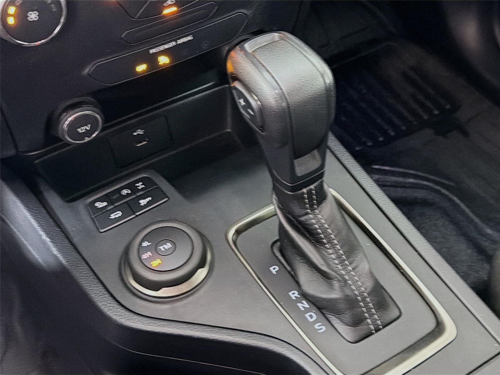 Used 2020 Lightning Blue Ford XL image 22