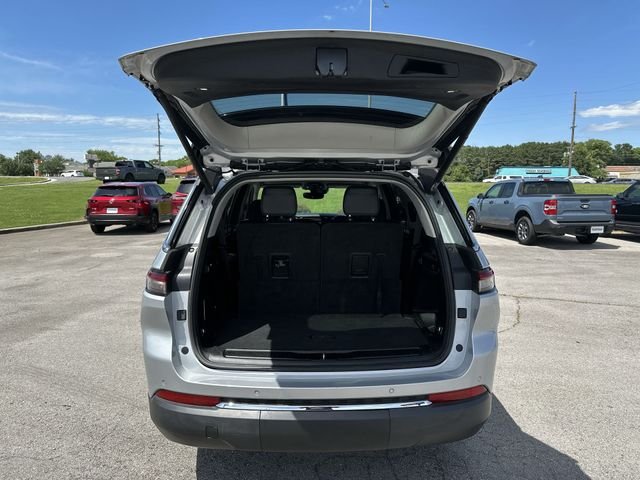 Used 2021 Silver Jeep Limited image 20