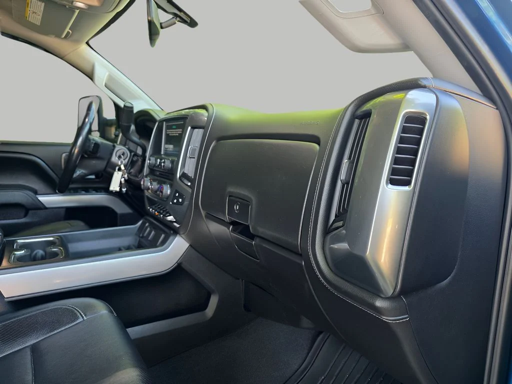 Used 2019 Blue Chevrolet LTZ image 10