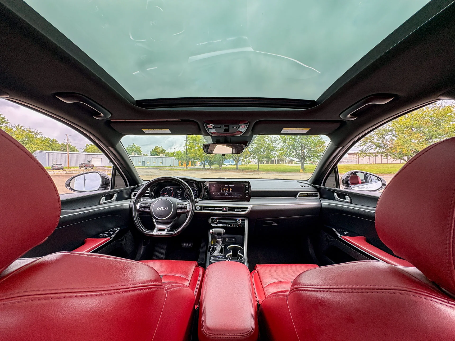 Used 2022 White Kia GT-Line image 2