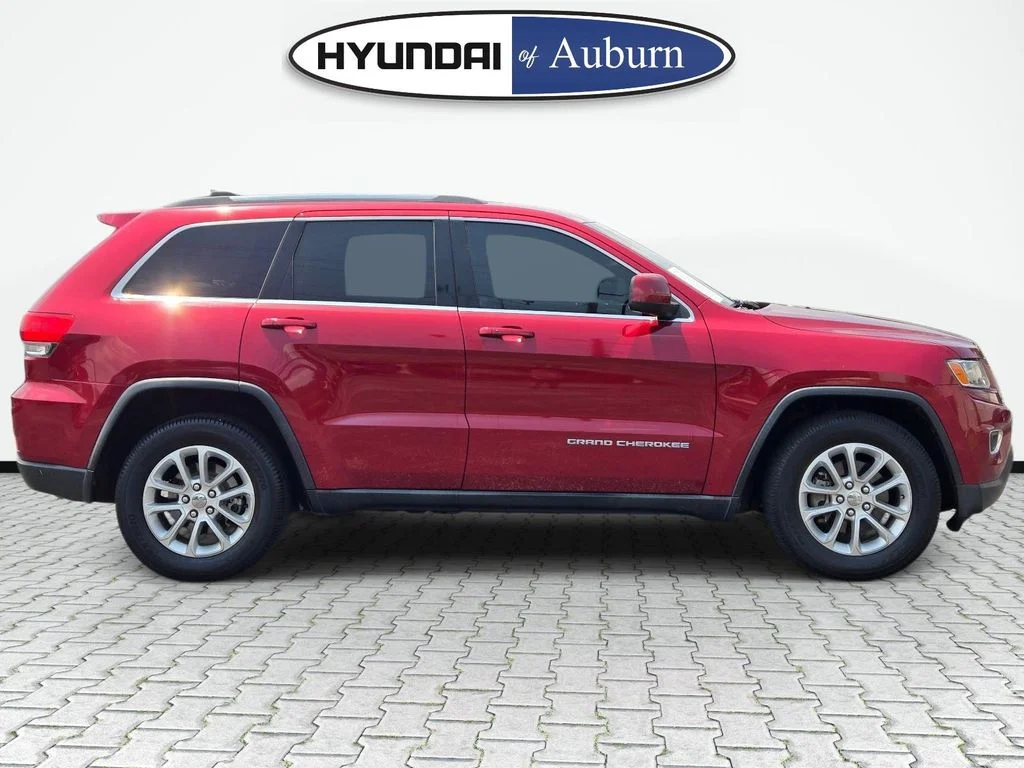 Used 2014 Red Jeep Laredo image 4