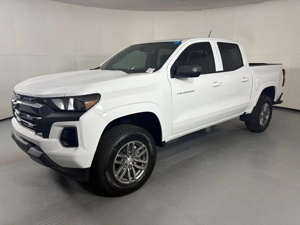 New 2026 Summit White Chevrolet LT image 5