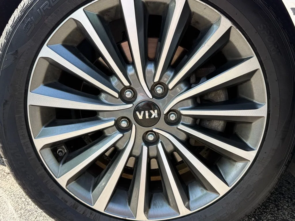Used 2017 White Kia Premium image 10