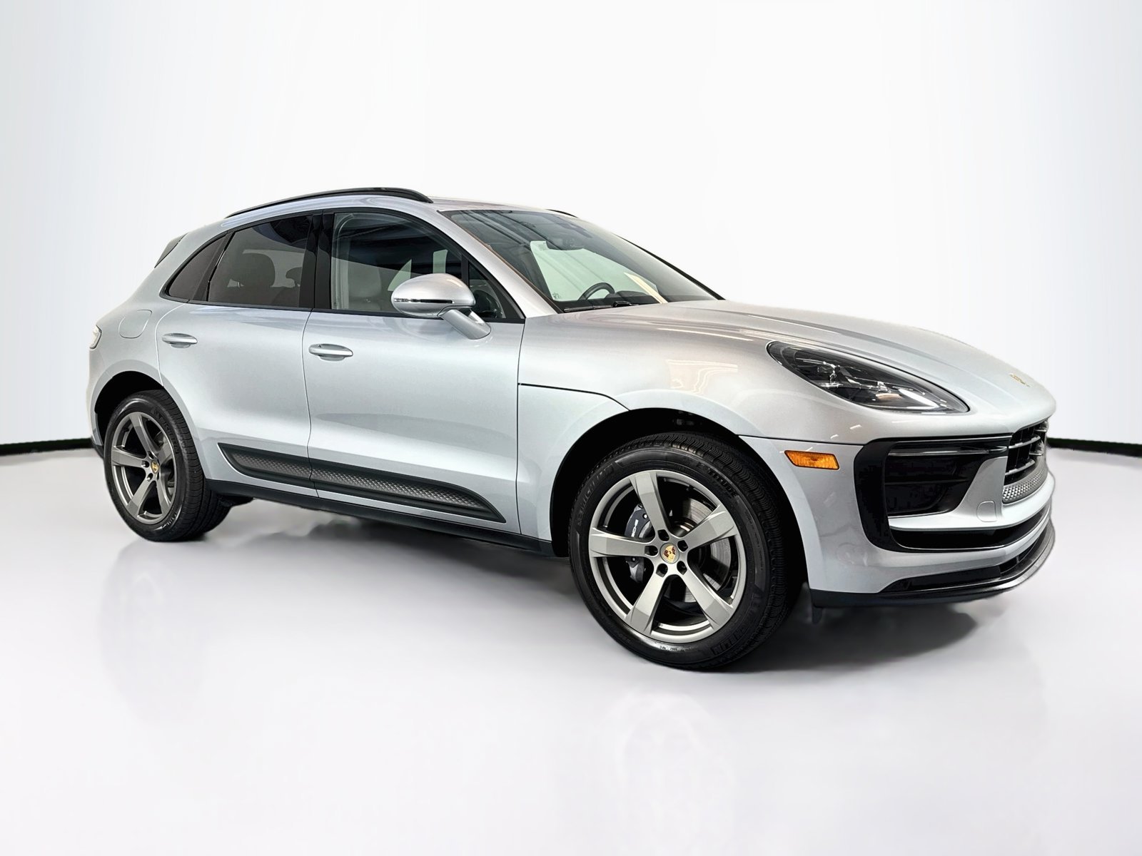 Used 2025 Dolomite Silver Porsche T image 7