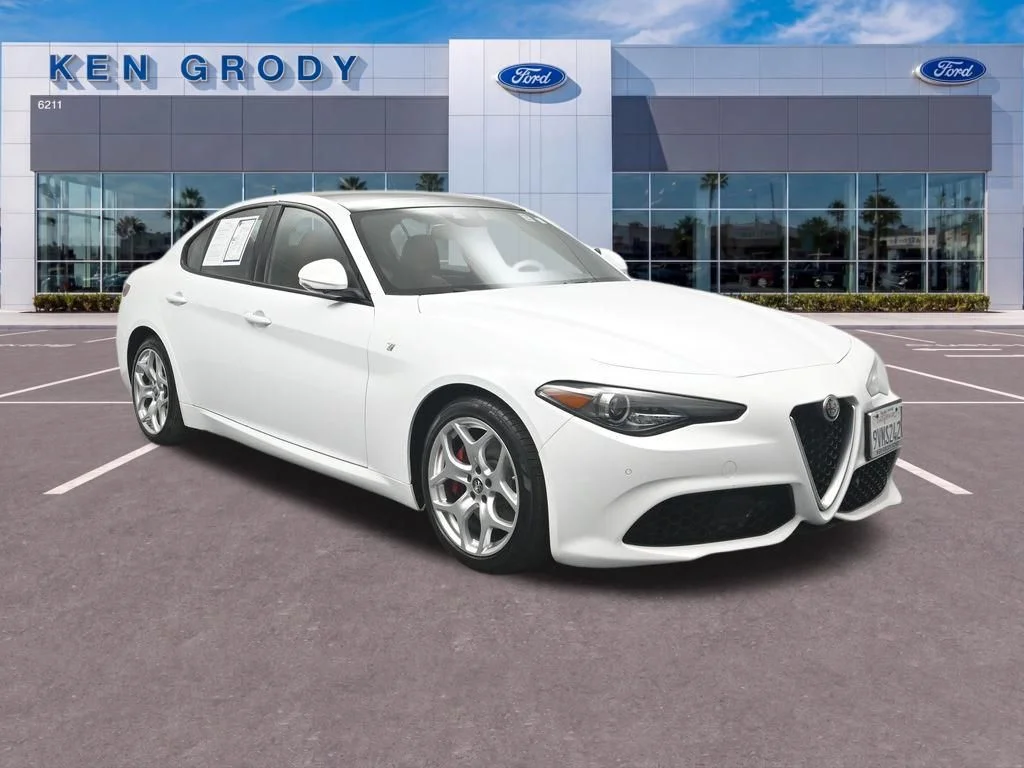 Used 2022 White Alfa Romeo Ti image 1