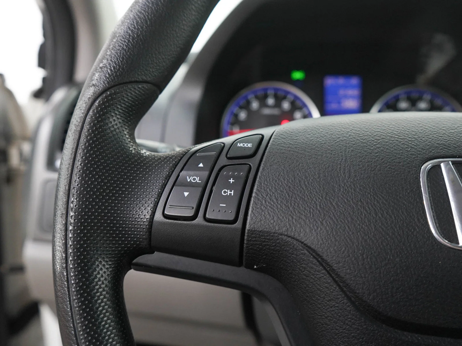 Used 2011 Taffeta White Honda SE image 23