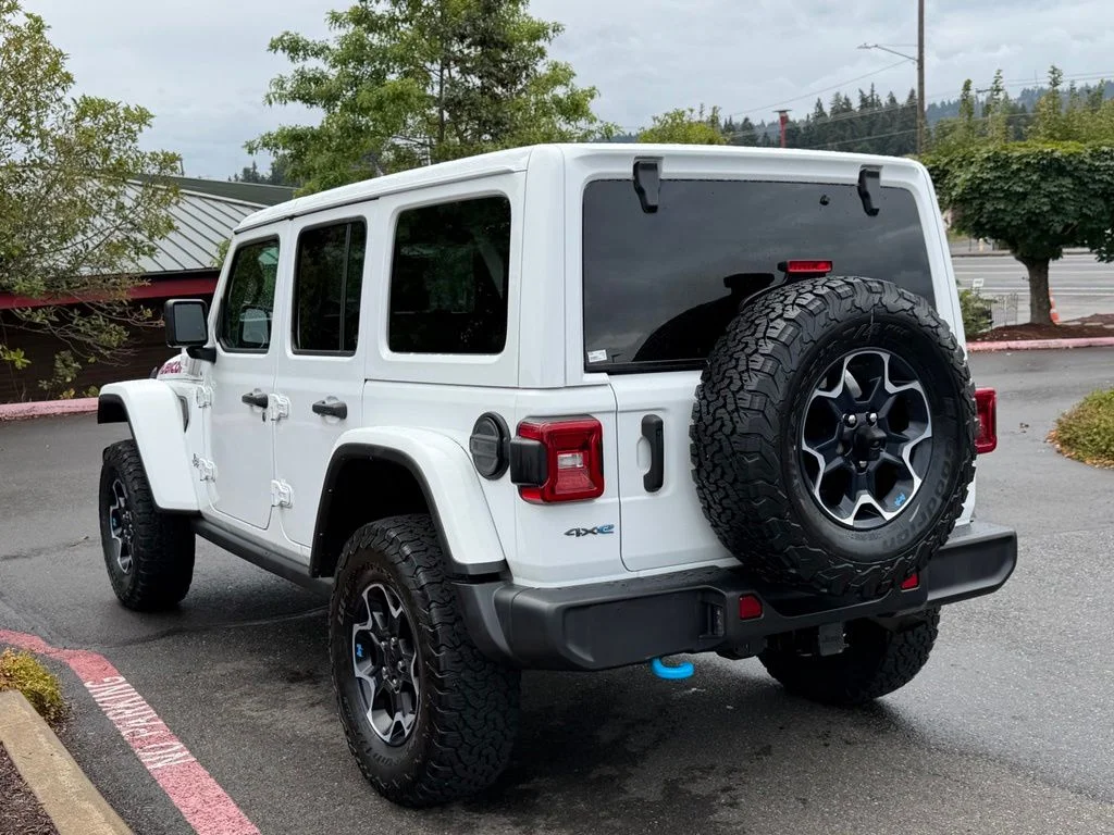 Used 2023 White Jeep Rubicon 4xe image 5