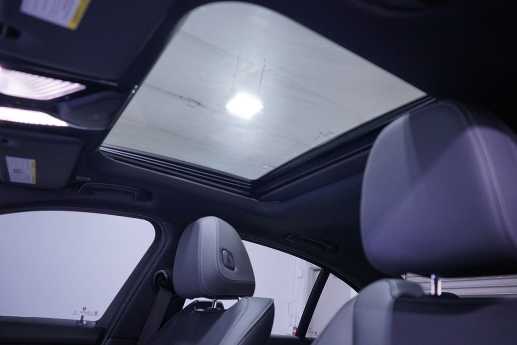Used 2025 Black Sapphire Metallic BMW M340i image 9