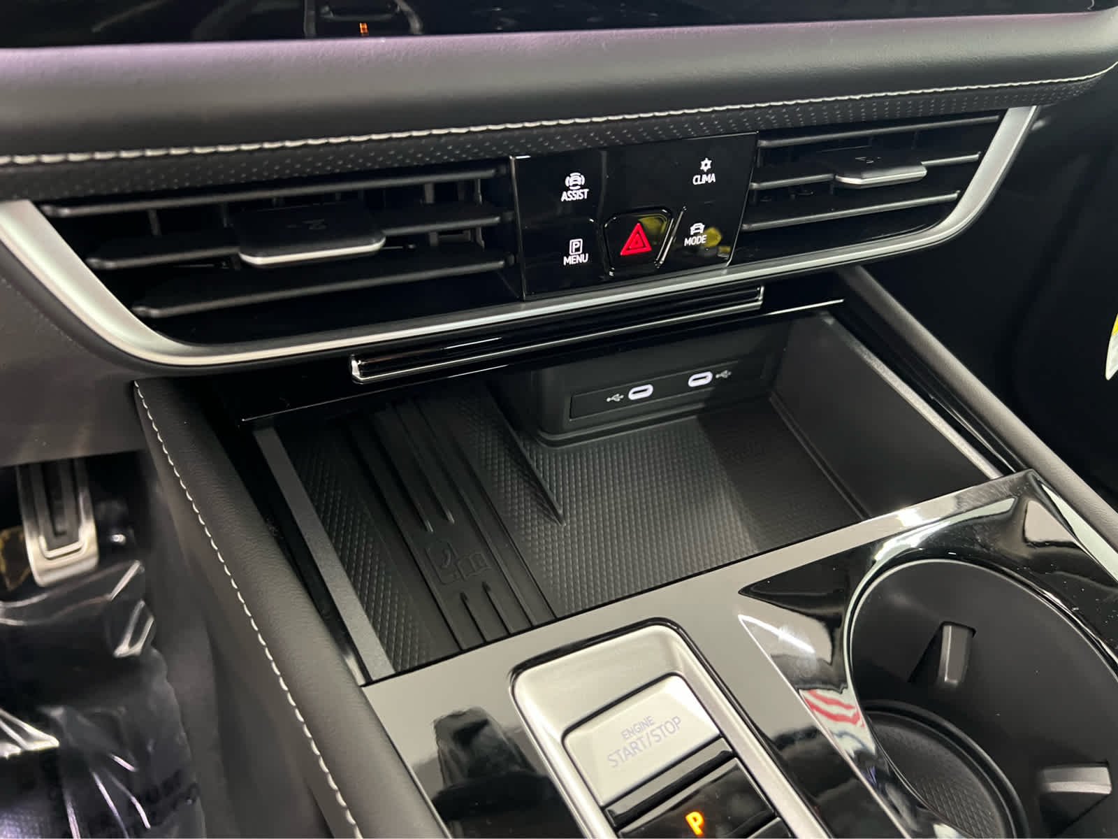 2026 Volkswagen Atlas SEL Premium R-Line - Photo 17