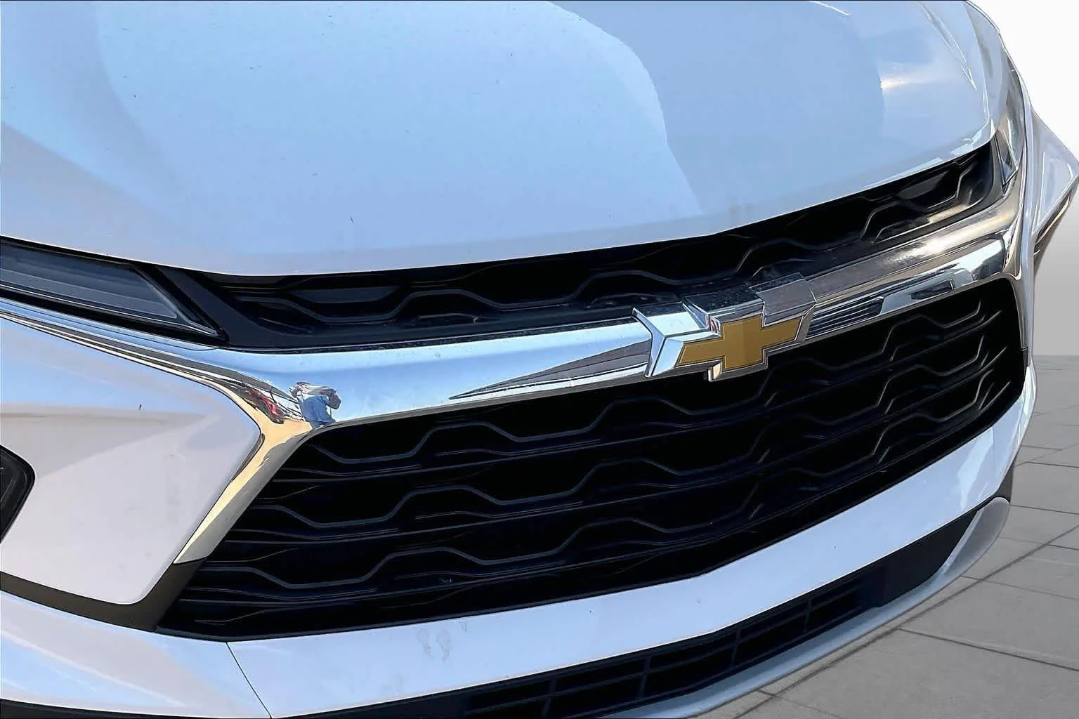 Used 2023 SUMMIT WHITE Chevrolet LT image 27