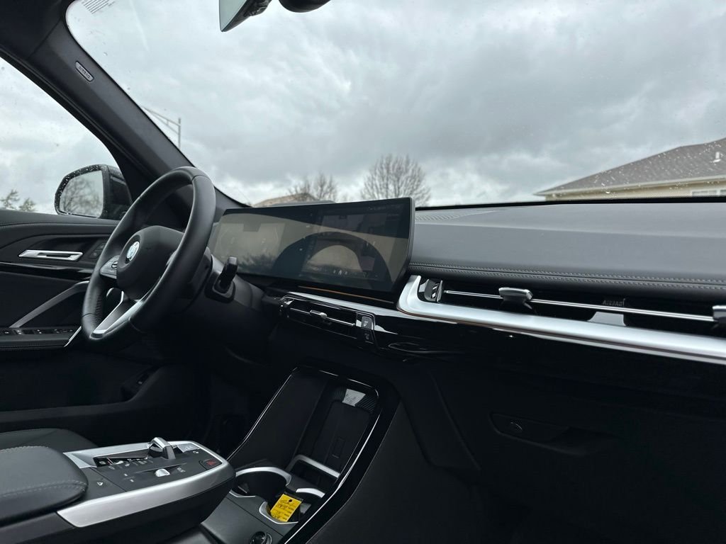 Used 2025 Black Sapphire Metallic BMW xDrive28i image 26
