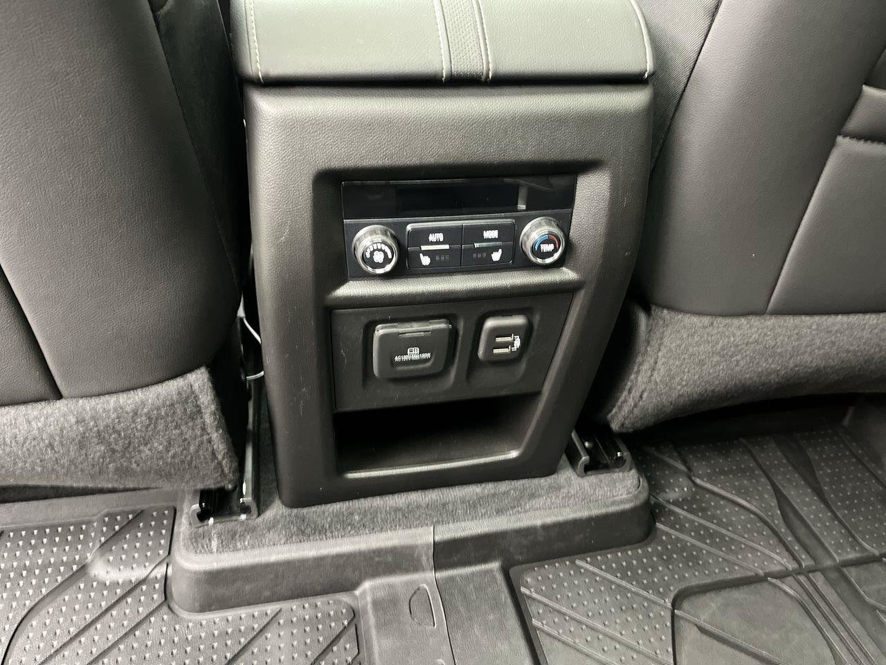 2022 Chevrolet Traverse Premier - Photo 13