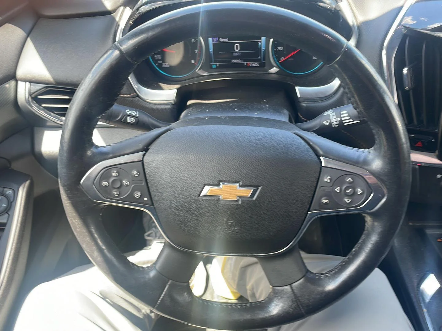 Used 2018 Iridescent Pearl Tricoat Chevrolet Premier image 3