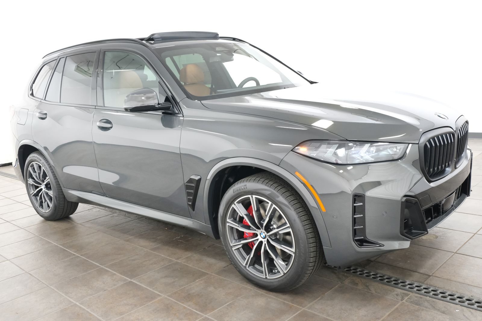 New 2026 Dravit Grey Metallic BMW xDrive40i image 9