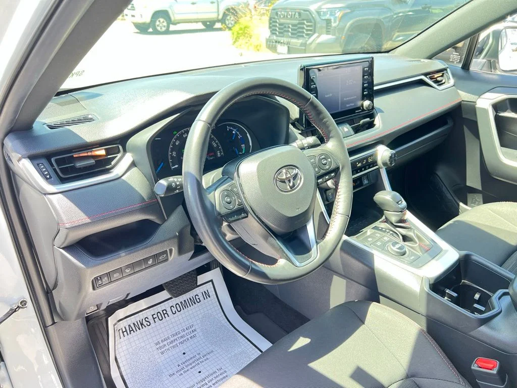 Used 2022 White Toyota SE image 6