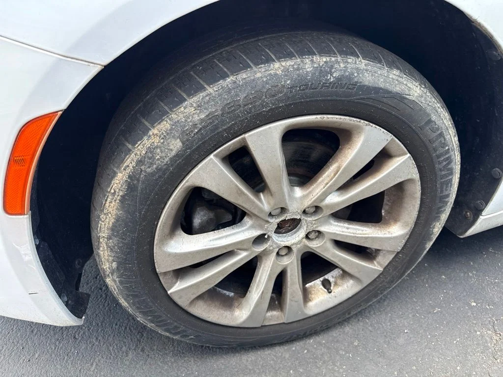 Used 2016 White Chrysler Limited image 8