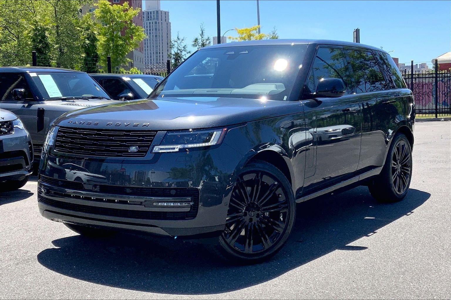 New 2026 Carpathian Grey Land Rover SE image 1