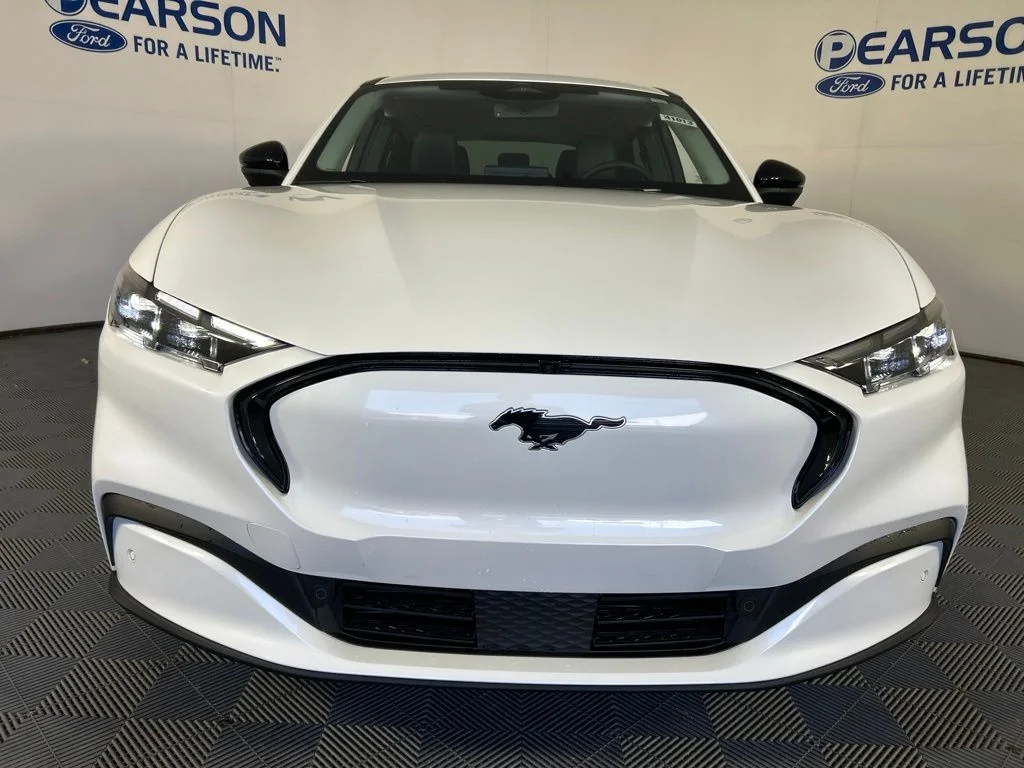 New 2026 Star White Metallic Tri-coat Ford Premium image 2