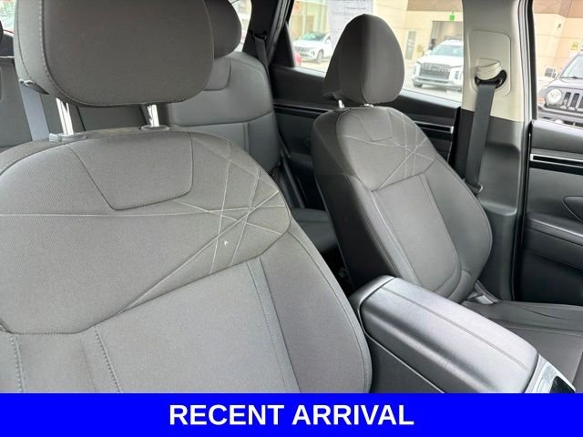 Used 2022 Silver Hyundai SE image 25