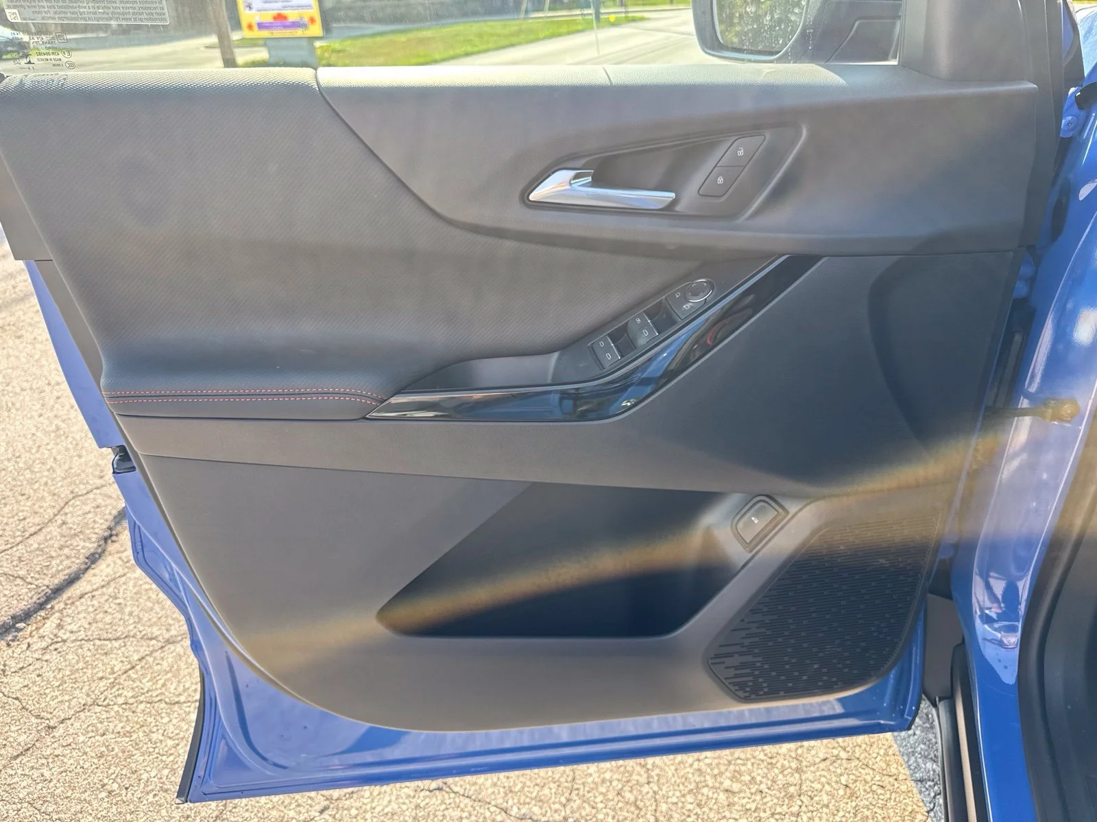 2027 Chevrolet Equinox RS - Photo 10