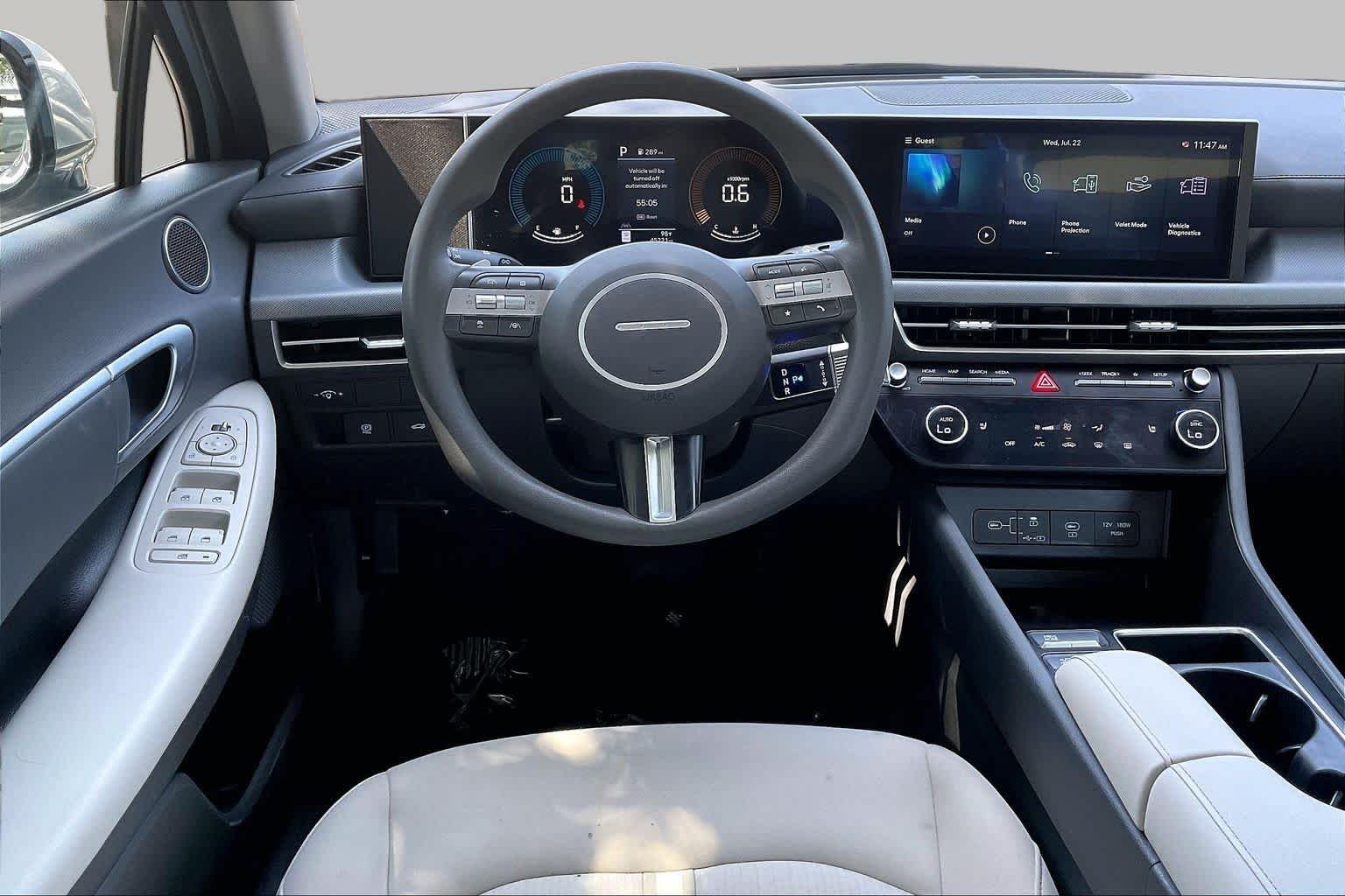 Used 2025 Aero Silver Hyundai SEL image 6