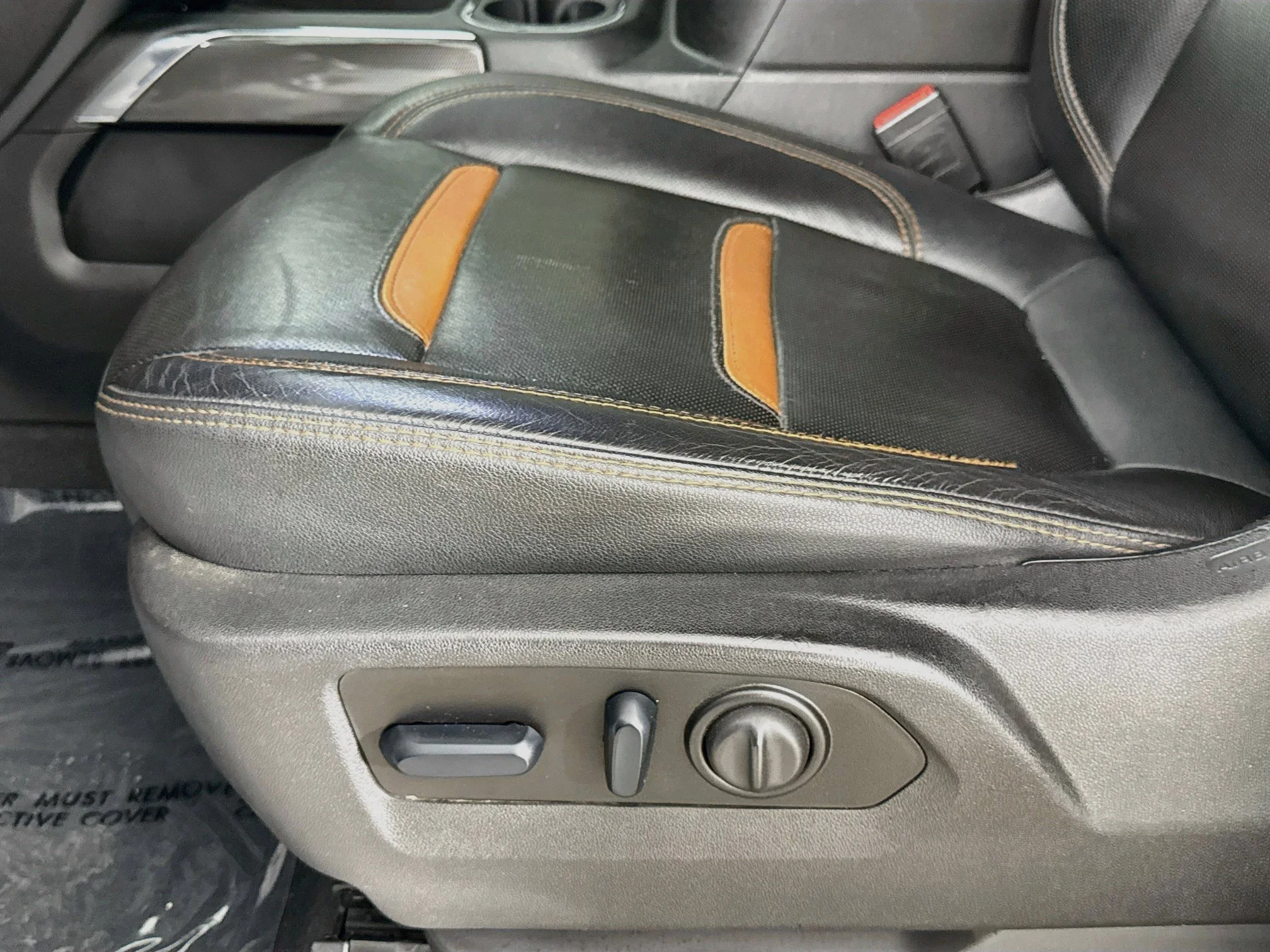 Used 2023 SUMMIT WHITE GMC AT4 image 22