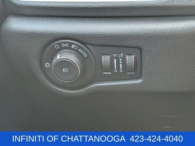 Used 2025 Black Chrysler Limited image 31