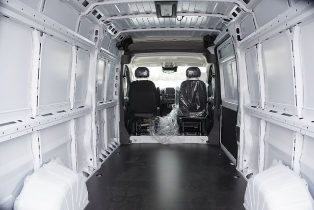 New 2026 Bright White Clear-Coat Exterior Paint RAM High Roof image 11