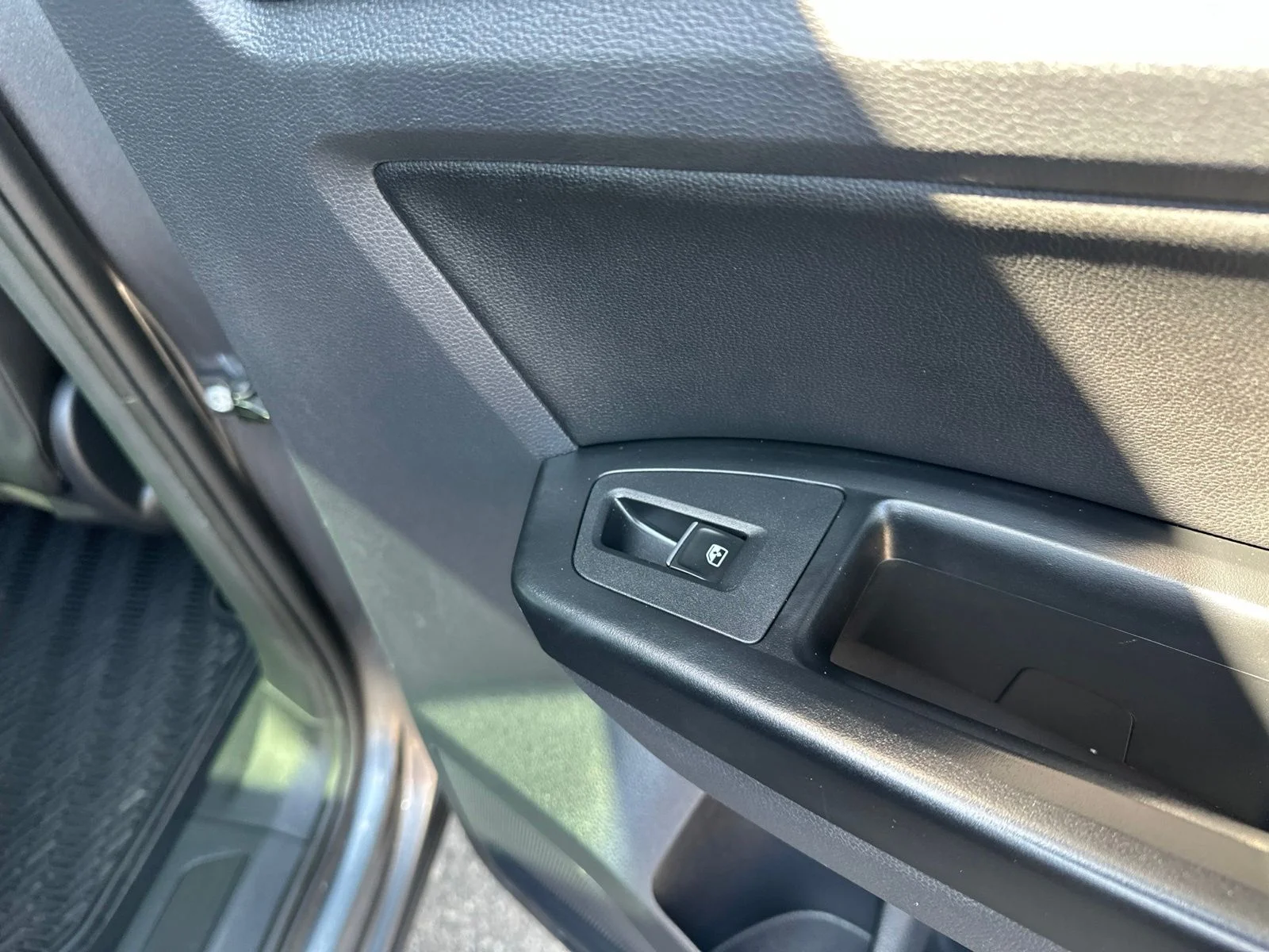 Used 2019 Gray Volkswagen SEL Premium image 46