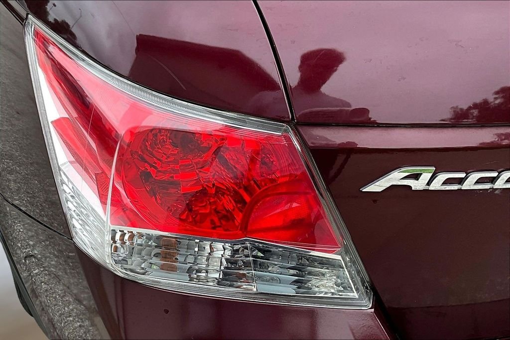 Used 2010 Maroon Honda LX image 20