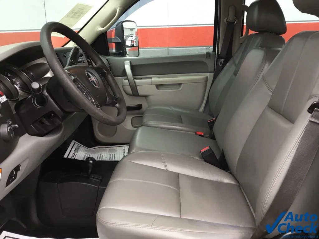 Used 2013 White GMC Work Truck image 41