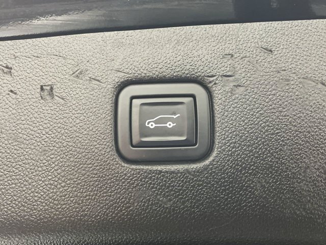 Used 2020 Black Chevrolet RS image 33
